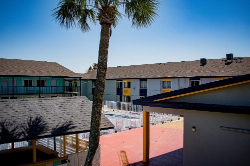 Super 8 by Wyndham Biloxi image 18
