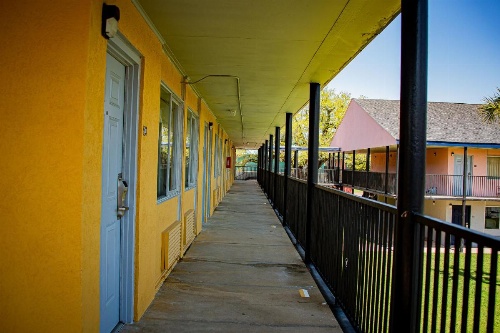 Super 8 by Wyndham Biloxi image 21