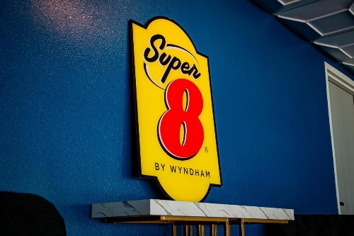 Super 8 by Wyndham Biloxi image 28