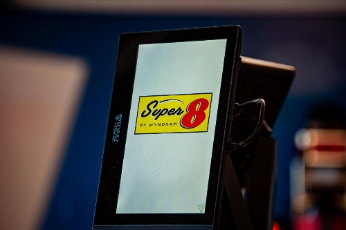 Super 8 by Wyndham Biloxi image 36