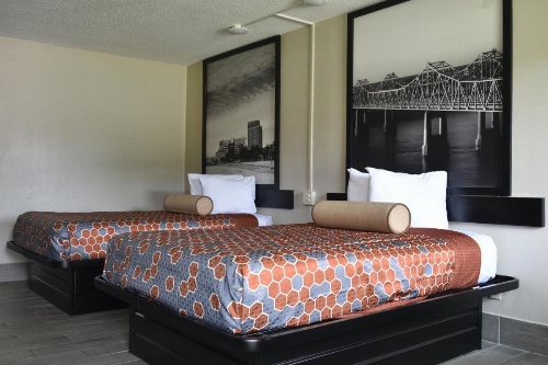 Super 8 by Wyndham Biloxi image 37